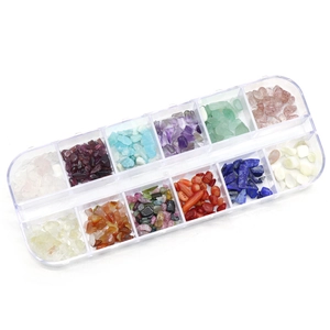 Scatola da 12 scomparti con scaglie di cristallo naturale e pietre preziose per nail art fai da te