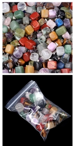 Colgantes cuadrados de cristales naturales mixtos en bolsas PE con diversas texturas