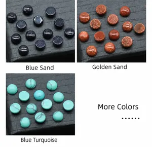 Makroaufnahme von 6mm runden Cabochons aus synthetischem Blauem Goldsand und Türkis