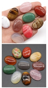 Macro-opname van ovale edelsteen cabochons voor DIY sieraden maken en kristal inleg