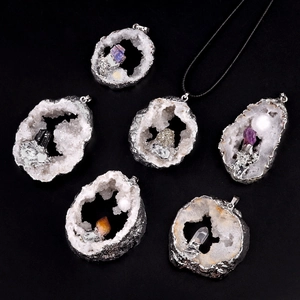 Collier Pendentif Tranche de Géode de Cristal Naturel pour Femme Améthyste Citrine Pyrite Bord Argent Bijoux Bohème