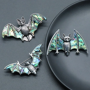 Broche de Chauve-souris en Alliage et Coquille d'Abalone Vintage pour Femmes Gothique Halloween Argent Antique Épingle d'Animal Bijoux Cadeau