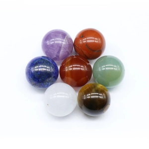 Juego pulido de siete esferas de cristal de chakra natural que incluye amatista y cuarzo