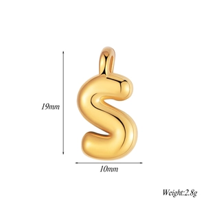 Polished gold bubble letter S pendant detailing dimensions 19mm by 10mm and 2.8g weight