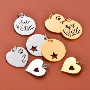 Pendentifs en acier inoxydable poli avec motifs évidés de cœur et patte d'animal