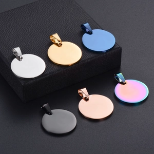 Dettagli di medagliette rotonde in acciaio inossidabile lucido in sei colori metallici assortiti