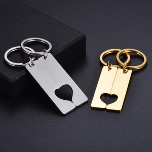 Porte-clés couple en acier inoxydable poli avec demi-cœur rectangulaire en or et argent