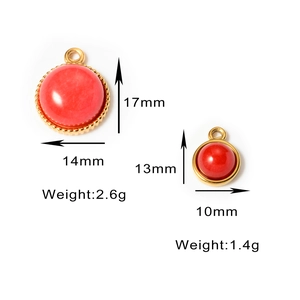 Detailed size comparison of 14mm and 10mm red natural stone pendants with gold plating