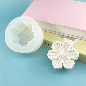 DIY crystal snowflake silicone mold for cake decorating and handmade crafts