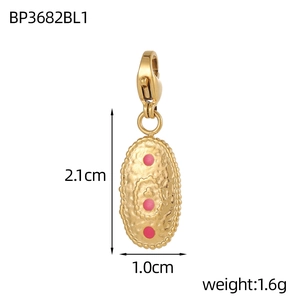 Detailansicht goldener Palm-Anhänger mit rosa Steinen, Abmessungen 2,1cm x 1,0cm