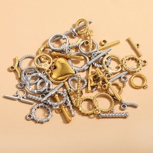 Edelstahl DIY Schmuckzubehör mit gold- und silberfarbenen Herz-Knebelverschlüssen und Anhängern