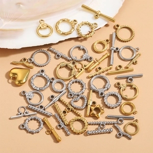 Sortierte Herz- und Stern-Knebelverschlüsse aus Edelstahl in Gold und Silber für DIY-Schmuck