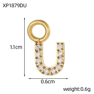 Tableau des tailles détaillé pour pendentif lettre U doré avec incrustation de zircone