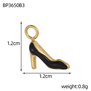 Detail of 1.2x1.2cm high heel charm in gold metal with black enamel finish
