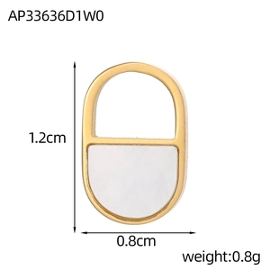 Detail van 1,2 cm x 0,8 cm gouden ovale hanger met schelpinlay en maataanduidingen