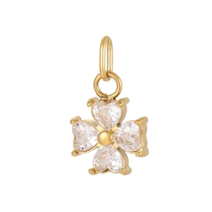 Colgante de trébol dorado con cuatro circonitas de corazón y un lazo de metal