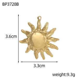 Gold stainless steel sun flower pendant with 18K plating, 3.6cm height, 3.3cm width
