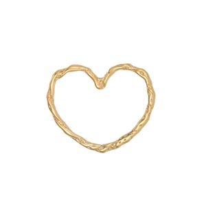 Detailansicht eines goldenen herzförmigen Schmuckstücks mit Lavahammer-Textur Finish