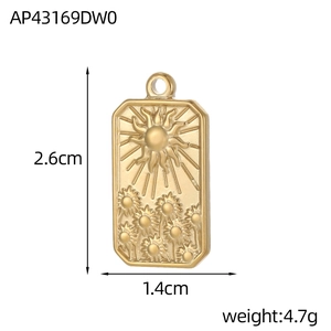 Detailansicht des Tarot-Sonnenanhängers mit Maßen 2,6 cm x 1,4 cm und einem Gewicht von 4,7 g