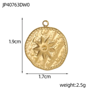 Detailed view of golden stainless steel star pendant with dimensions and hammer texture