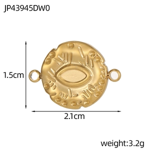 Detail eines 1,5 cm goldenen Edelstahl-Amuletts mit bösem Auge für die Schmuckherstellung