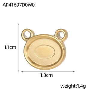 Gedetailleerde weergave van een gouden beer hanger met afmetingen 1,1cm x 1,3cm en 1,4g