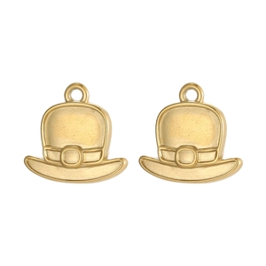 Detail von zwei mattgoldenen Hutanhängern mit rechteckiger Schnalle und Öse für DIY-Schmuck