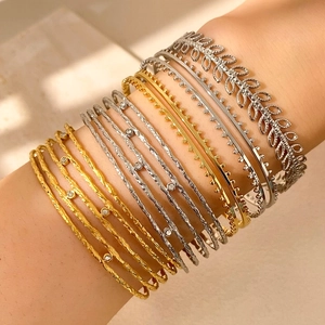 Bracciale Rigido Aperto Multistrato in Acciaio al Titanio Placcato Oro Argento Foglie Martellate Zircone Gioielli Impilabili Per Donna