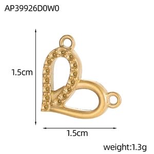 Detailed view of a 1.5cm golden heart-shaped jewelry connector with size specifications