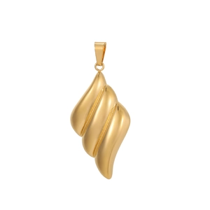 Macro-detail van een 3D hartvormige gouden hanger met geborstelde en gepolijste afwerking