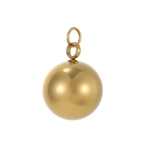 Detail van gepolijste gouden hartvormige hanger met metalen lus voor DIY-sieraden
