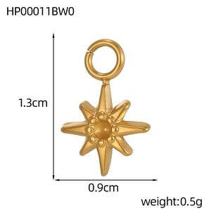 Detailed size chart of gold star pendant showing 1.3cm height and 0.9cm width dimensions