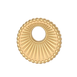 Colgante dorado con diseño de rayos solares, corte de estrella y borde perlado