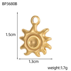 Detailansicht eines polierten Sonnenanhängers für DIY-Schmuck, 1,5 cm x 1,3 cm groß