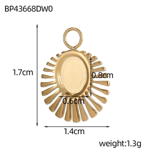 Detail view of oval gold stainless steel pendant tray with sunburst border dimensions