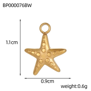 Detailansicht mit Abmessungen eines kleinen goldenen Seestern-Anhängers für Schmuck