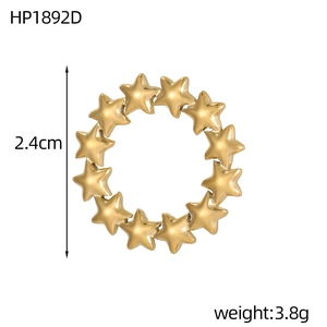 Golden star ring charm detail showing 2.4cm diameter and 3.8g weight specifications