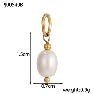 Technical view of white oval pearl pendant with 1.5cm height and gold metal ring
