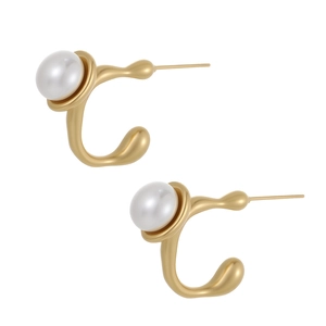 Retro C-shaped stainless steel earrings with pearl inlay and PVD gold plating finish