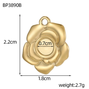 Macro shot of 2.2cm rose shape golden pendant with 0.7cm DIY round base tray for jewelry