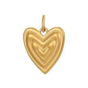 Detail van een 3D-hart hanger met een matgouden afwerking en gelaagde structuur