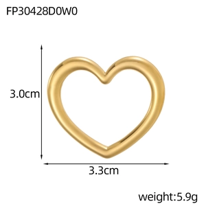 Detailed size specifications for a gold heart pendant measuring 3.0cm by 3.3cm at 5.9g