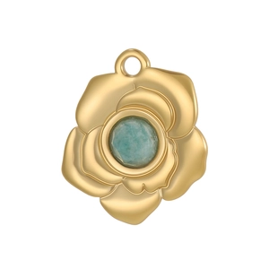 Pendentif rose dorée élégant avec une pierre précieuse verte au design minimaliste chic