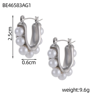 U-shaped pearl earrings in silver metal finish with dimensions and weight specs