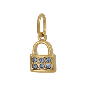 Detalle de colgante de candado dorado con seis cristais de circonita azul redondos en blanco