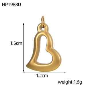 Gedetailleerde weergave van gouden hart hanger met afmetingen 1,5 cm x 1,2 cm en 1,6 g gewicht