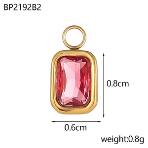 Mini colgante de acero dorado con piedra de cristal rosa rectangular y anilla superior
