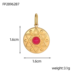 Macro detail of 1.6cm golden star pendant with red stone, dimensions and weight info