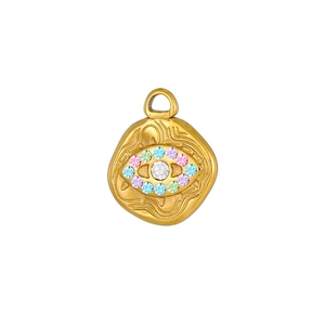 Vue détaillée du pendentif œil du diable en acier inoxydable doré avec des strass multicolores