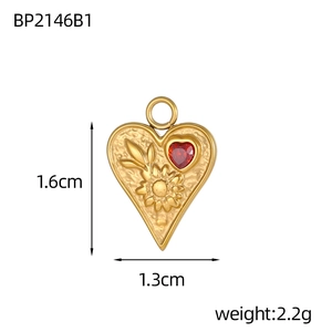 Pendentif cœur doré avec relief tournesol et zircon rouge, taille 1,6 cm x 1,3 cm